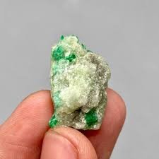 Unveiling the Brilliance of Swat Emeralds: Mines and Markets Guide (2026) 1 images 1