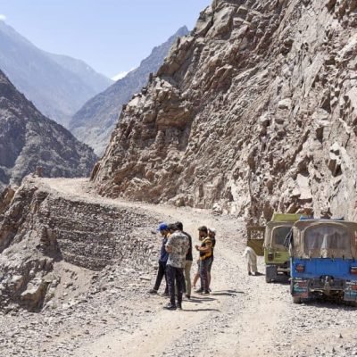 Jeeps-on-the-road-to-Fairy-Meadows-1024x576