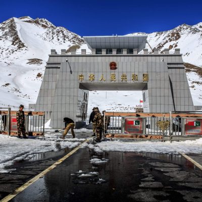 Pakistan_China_Border_at_khunjerab_Pass-scaled