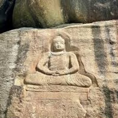 budhist rock carving